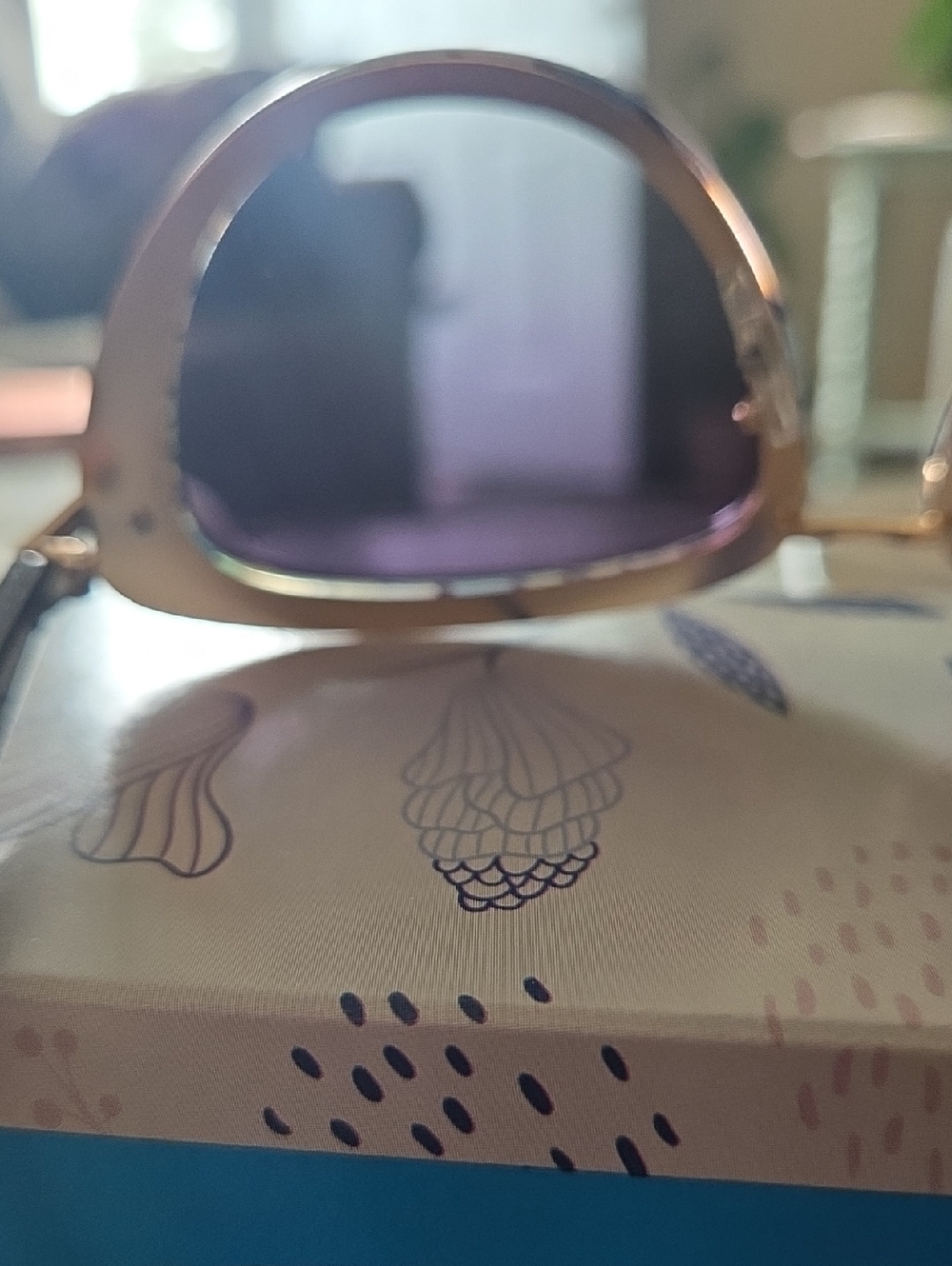 EUC Privรฉ Revaux Multicolor Monet Cat-Eye Polararized Black Sunglasses Excellent - Picture 8 of 12
